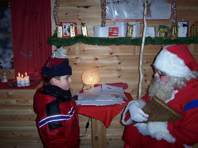 Santa Claus, normal colour vision